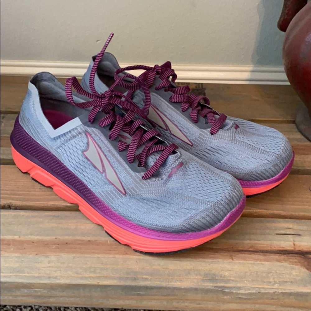 Women’s Altra Duo 1.5 athletic shoes